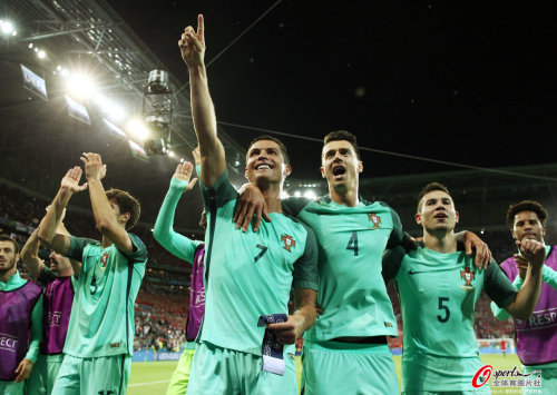[高清组图]欧洲杯-C罗纳尼破门 葡萄牙2-0进决赛